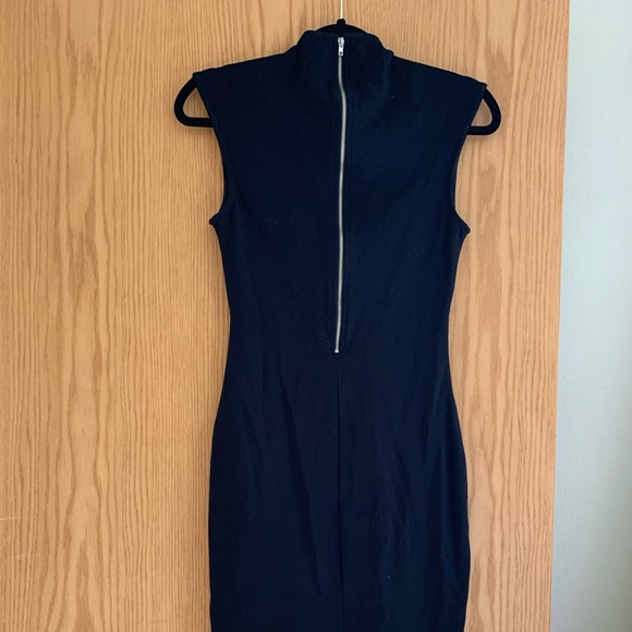 Black body con dress - Picture 3 of 4